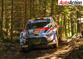 Neuville, Akropolis Rallisi'nde Ogier Karşısında 4.1 Saniyelik Avantajını Korudu