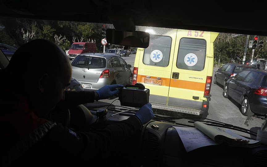 Ambulans Sirenleri ve Ege'nin 'Şarap Rengi Denizi'