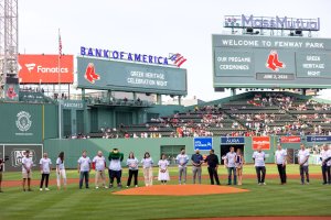 Boston'da Yunan Mirası Gecesi Coşkusu: Alpha Omega Konseyi 50. Yılını Fenway Park'ta Kutladı