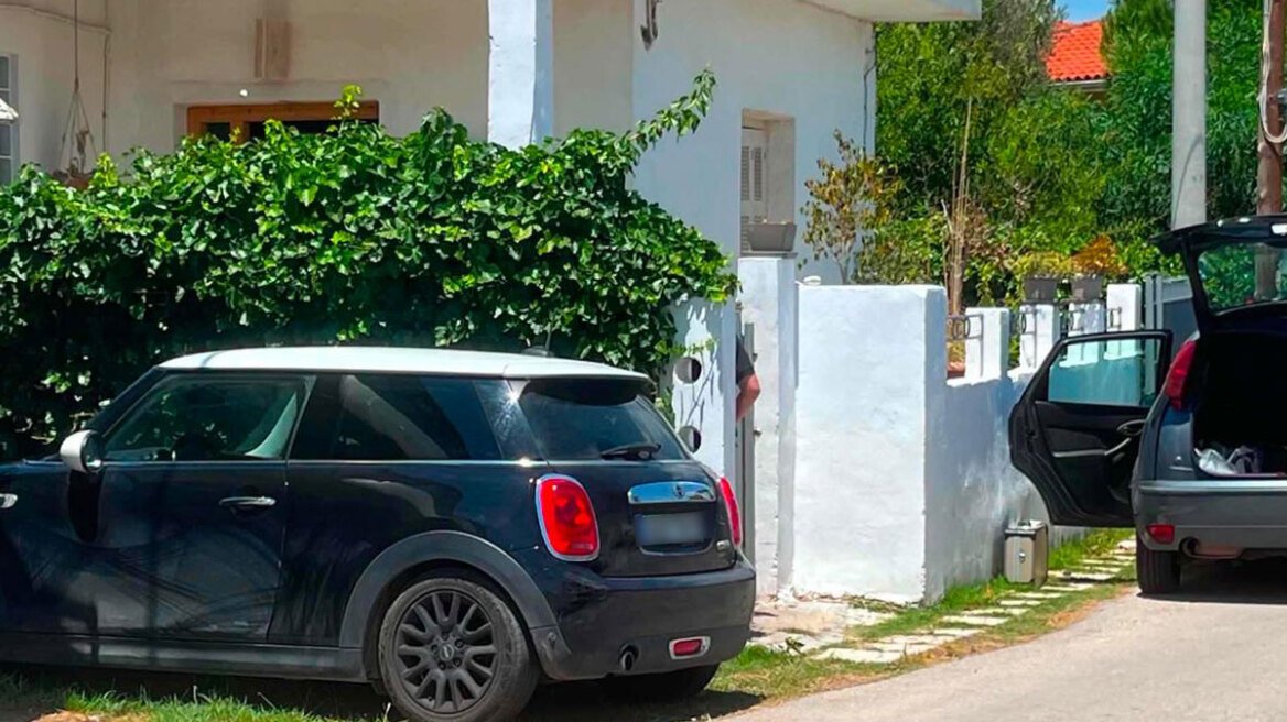 Anne ve Oğlu Bıçaklanarak Öldürülmüş Halde Bulundu; Polis İtalyan Partneri Sorguluyor