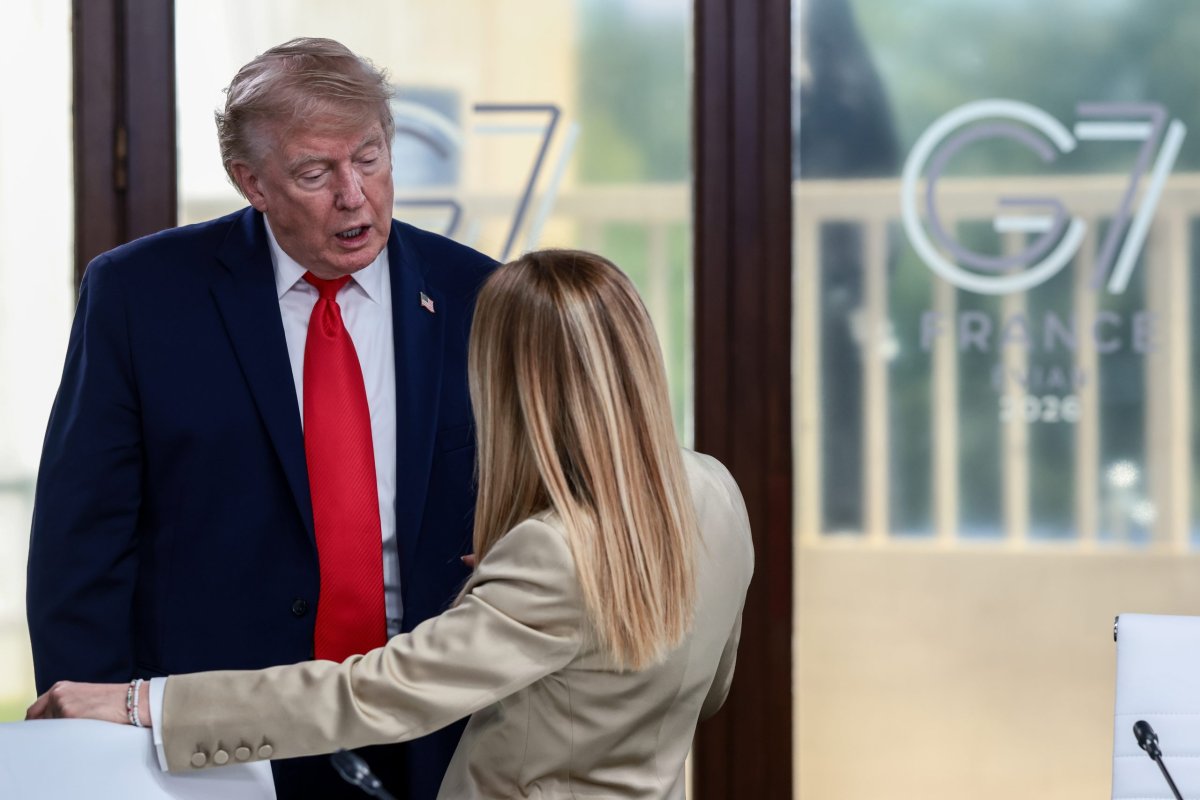 Trump, G7 Zirvesi'nden Tartışmalı Bir Fotoğraf Nedeniyle İtalya'nın Meloni'siyle Anlaşmazlığı Derinleştiriyor