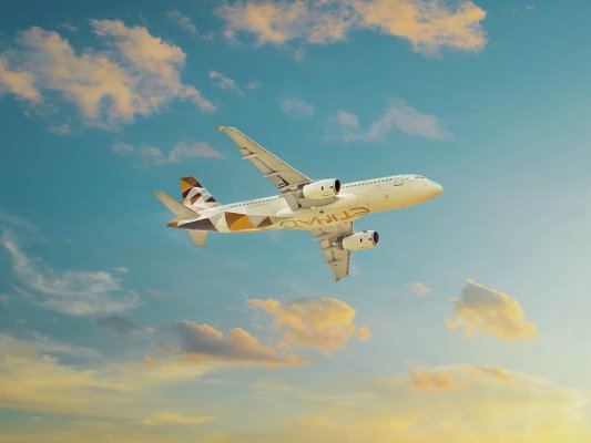 Etihad ve Emirates, BAE'li Yolculara Sigorta ve Garanti Hamlesi Yapıyor