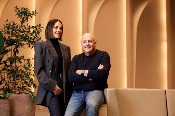 Chris Lucas, Melbourne CBD'de Modern Bir Yunan Restoranı Noẽma'yı Açıyor