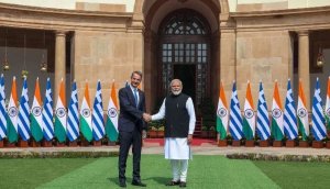 Yunanistan Başbakanı Miçotakis, Modi'yi Hindistan'ın En Uzun Süre Görev Yapan Başbakanı Olması Nedeniyle Tebrik Etti
