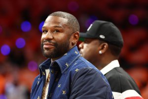 Floyd Mayweather'ın Yunanistan'daki Maçı Dava Nedeniyle İptal Edildi