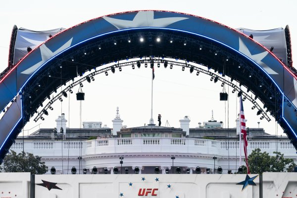 FBI, Beyaz Saray'daki UFC Şovunu Hedef Alan Saldırı Planını Deşifre Etti: Çok Sayıda Gözaltı