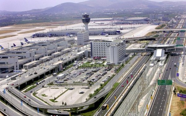 Hava Trafik Kontrolörleri ve Sky Express, Atina Havalimanı Gecikmelerinden Sivil Havacılığı Sorumlu Tutuyor
