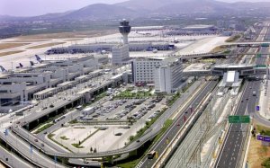 Hava Trafik Kontrolörleri ve Sky Express, Atina Havalimanı Gecikmelerinden Sivil Havacılığı Sorumlu Tutuyor