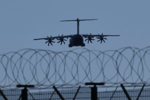 İran, Kıbrıs'a Britanya Üslerini Kullanması Durumunda Uyarıda Bulunuyor