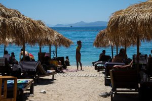 Yunanistan'da Plajları Geri Alma Çağrısı: Flaş Kalabalık Eylemi