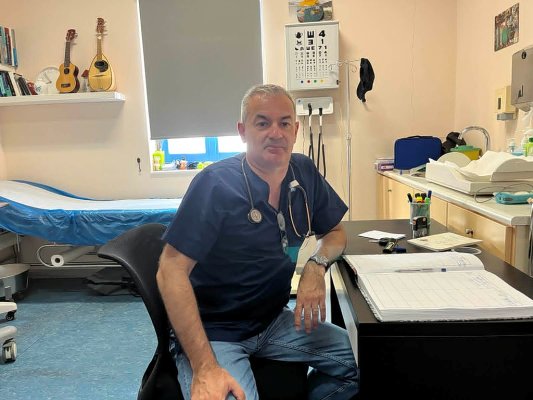 Serifos'a Yerleşen Çocuk Doktoru: Adada Yıllardır Süren Sağlık Açığını Kapattı