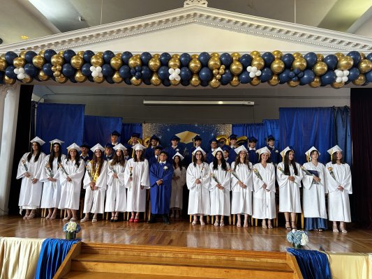 St. Demetrios Yunan-Amerikan Okulu 2026 Mezunlarını Törenle Onurlandırdı