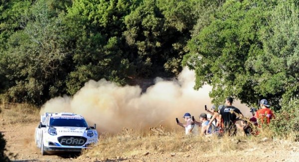 Epirus Rallisi'nde Yarış Arabası 9 Yaşındaki Seyirciye Çarptı