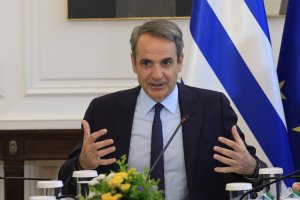 Plevris: Yunanistan’ın Sert Göç Politikasına Yönelik Eleştiriler ‘Onur Nişanı’dır