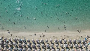 Yunanistan 2026'nın İlk Dört Ayında Turizm Geliri ve Varış Sayılarında Güçlü Artış Kaydetti
