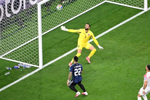 Messi Yedekten Girip Yine Gol Attı: Arjantin Grubu Süpürdü