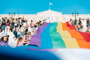 STASY 10 Yıl Sonra İlk Kez Atina Metrosu'nda Athens Pride 2026 Afişlerini Reddetti