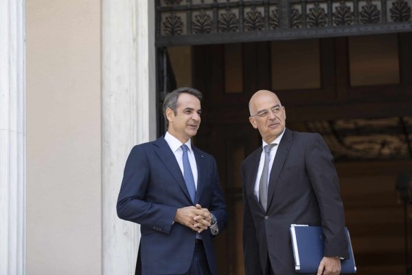 Mitsotakis ve Dendias, Milli Savunma Bakanlığı'nda Yeni Siber Savunma Merkezi'nin Açılışını Yapacak