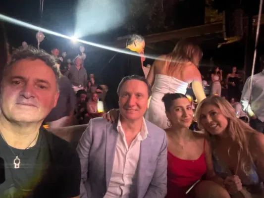 Atina'da Beklenmedik Bir Türk Topluluğu Buluşması