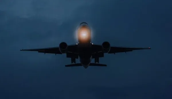 Boeing 787 Rodos Havalimanı'na Acil İniş Yaptı