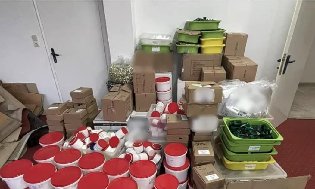 Eczacı ve Suç Ortakları Yasadışı İlaç Operasyonunda Tutuklandı