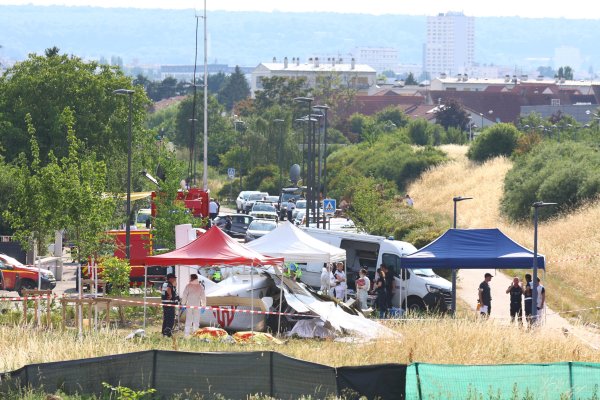 Fransa'da Paraşüt Uçağı Düştü: 11 Kişi Hayatını Kaybetti