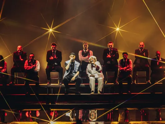 APON, İki Ödül Kazandığı Mad VMA 2026'da İlk Çocuğunu Duyurdu