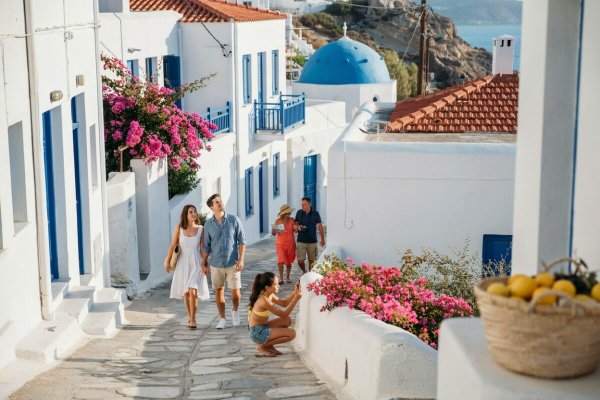 Four Seasons Zolotas Plaj Deneyimiyle Atina Rivierası'nda Lüks Turizm Hamlesi