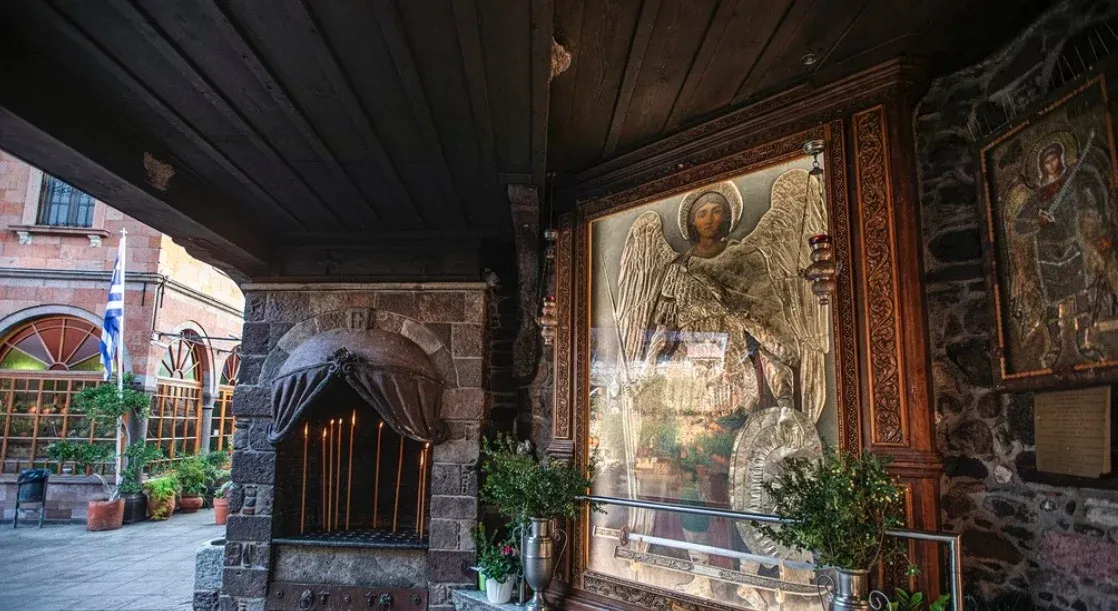 Sevgili Lesvos Rahibi Papa Stratis Dissos Denize Çıkarıldı