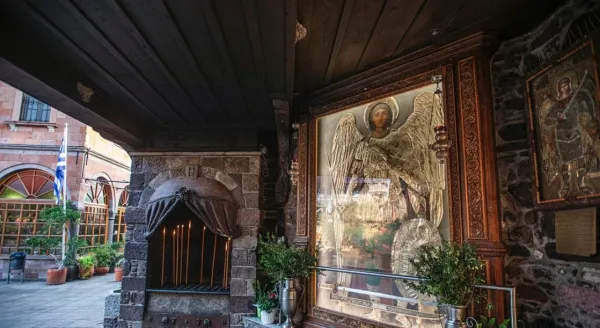 Sevgili Lesvos Rahibi Papa Stratis Dissos Denize Çıkarıldı
