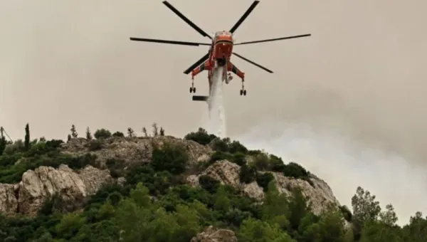 Yunanistan'da Bir Günde 33 Orman Yangını: 4 Şüpheli Yakalandı