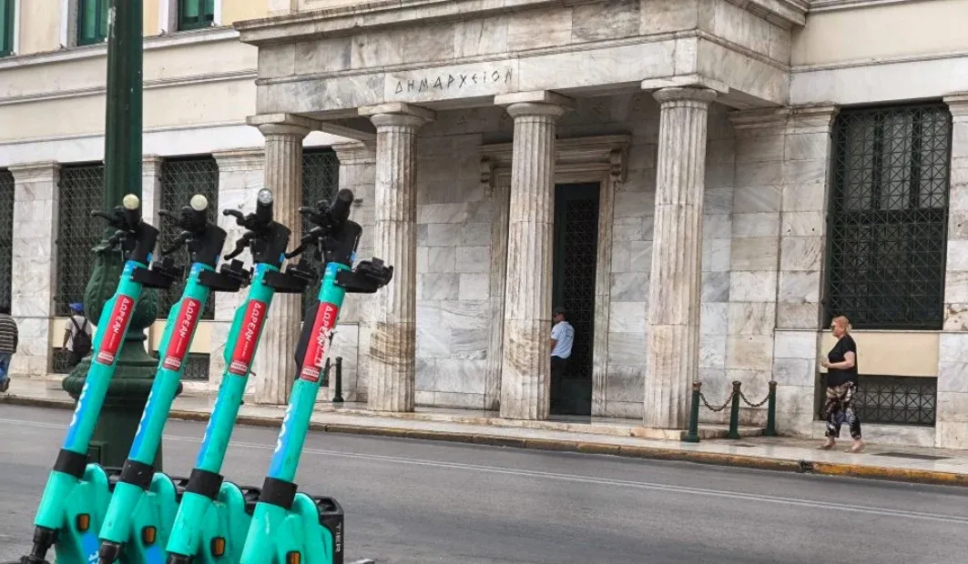 Yunanistan'da 18 Yaş Altılar için Elektrikli Scooter Yasağı