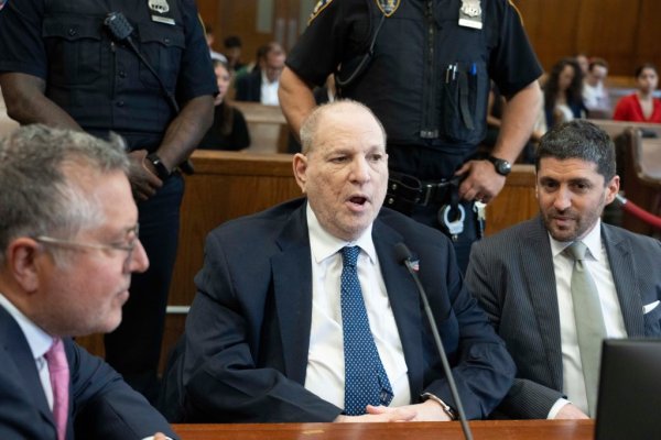 Weinstein'ın New York Tecavüz Davası Düşürüldü: Mağdur 'Dördüncü Davayı Kaldıramam' Dedi
