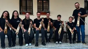 Genç Yunanlılar Geleneksel Müziğin Canlanmasına Öncülük Ediyor