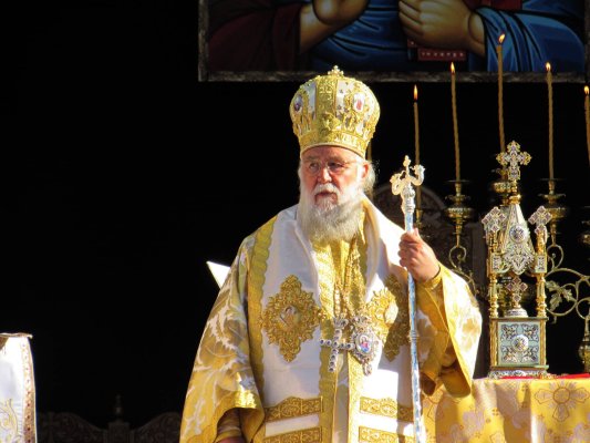 Yunan Ortodoks Piskoposu: Kilise Liderleri Devlet Maaşlarından Vazgeçmeyi Düşünmeli