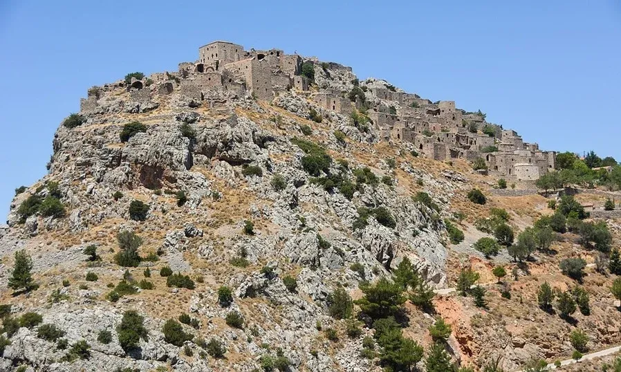 Anavatos: Sakız Adası'nın Taştan Bekçisi