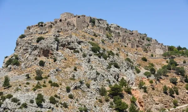 Anavatos: Sakız Adası'nın Taştan Bekçisi
