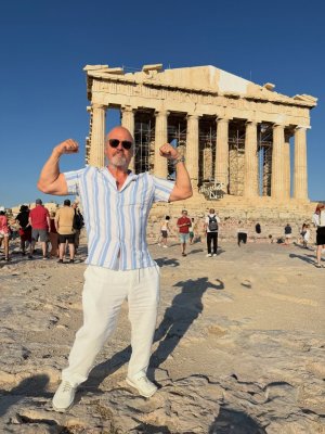Michael Chiklis Hayalini Kurduğu Yunanistan'a Geldi: Akropolis'te Duygusal Anlar