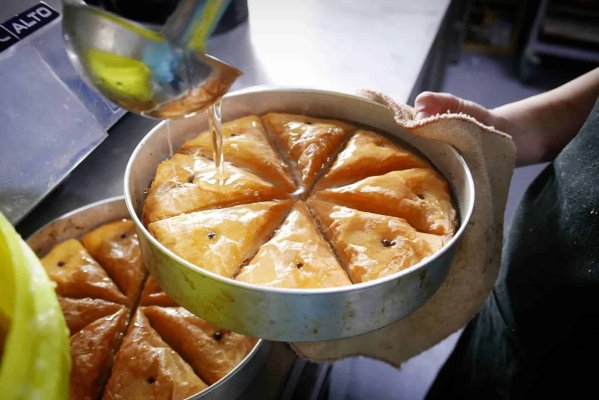 Baklava'nın Yunan Kökenleri: Yüzyıllar Süren Bir Tat Mirası