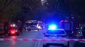Atina'da araç kiralama şirketinde patlama