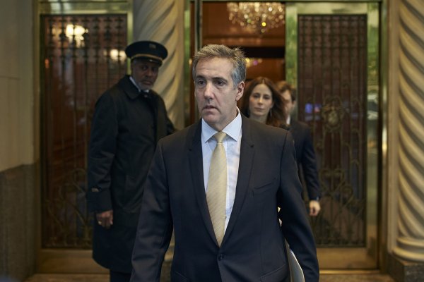 John Catsimatidis, Michael Cohen'e WABC'de Yeni Radyo Programı Verdi