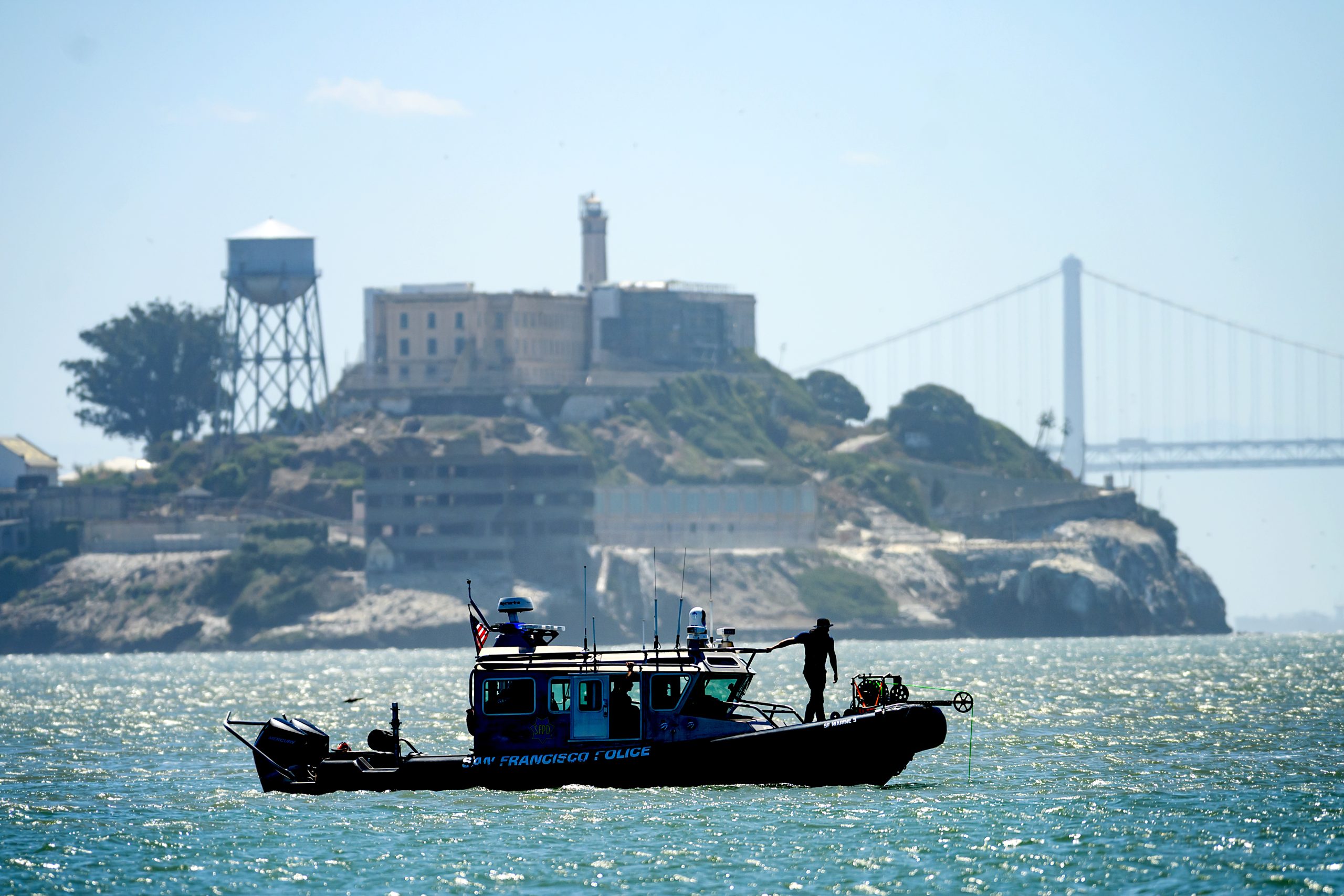 San Francisco Körfezi'nde Kül Dağıtma Gezisinde Tekne Alabora Oldu: 3 Kişi Kayıp, Arama Durduruldu