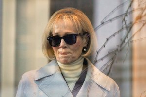 Yargıç, Trump'ın Cinsel Saldırı ve İftira Davasında E. Jean Carroll'a 5,8 Milyon Dolar Ödenmesine Hükmetti; Trump Temyiz Etti