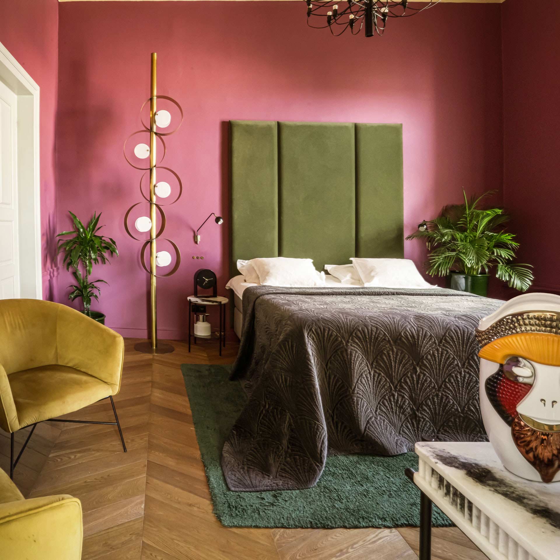 Pops of bold jewel tones define Aristide Hotel, from its guest rooms to its coveted rooftop terrace. © Aristide Hotel
