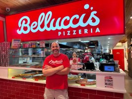 Astoria'da Yunan Sahibi Bir Pizzacı Ülkenin En İyi 50'si Arasında