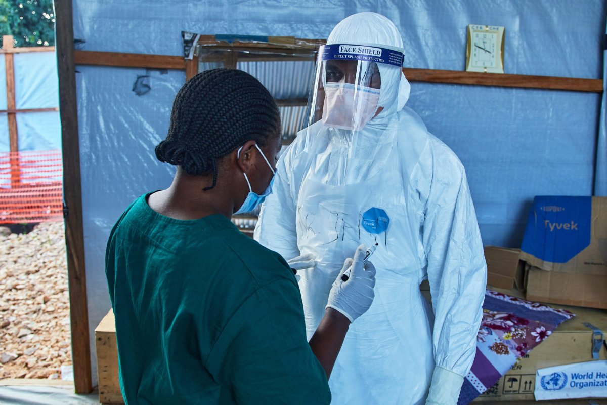 Kongo'da Ebola Ölümleri 600'ü Buldu, Daha Önce Etkilenmeyen İllerde Yeni Vakitlerde Şüphelenildi