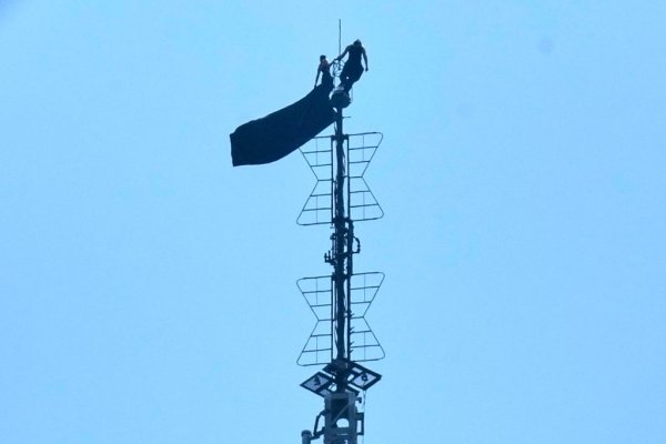 Empire State Binası'nın Antenine Tırmanan Çift Evlilik Teklifi Ardından Gözaltına Alındı