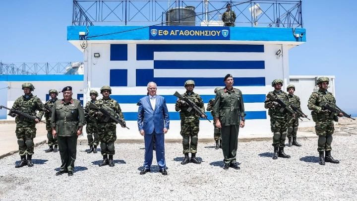 Yunanistan Cumhurbaşkanı Tasoulas, Ağatonisi Adası Gözetleme Karakolunu Ziyaret Etti