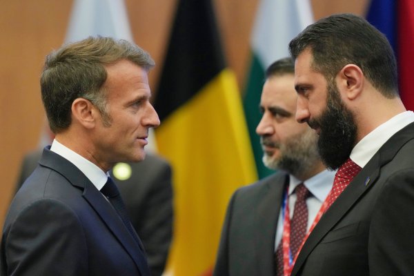 Suriye'de Patlamalar: Fransa Cumhurbaşkanı Macron'un Ziyareti Esnasında Damascus'ta Patlamalar Oldu
