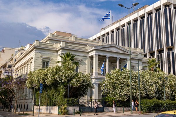 Rus Şakacılar Atina'da Siyasi Kriz Yarattı
